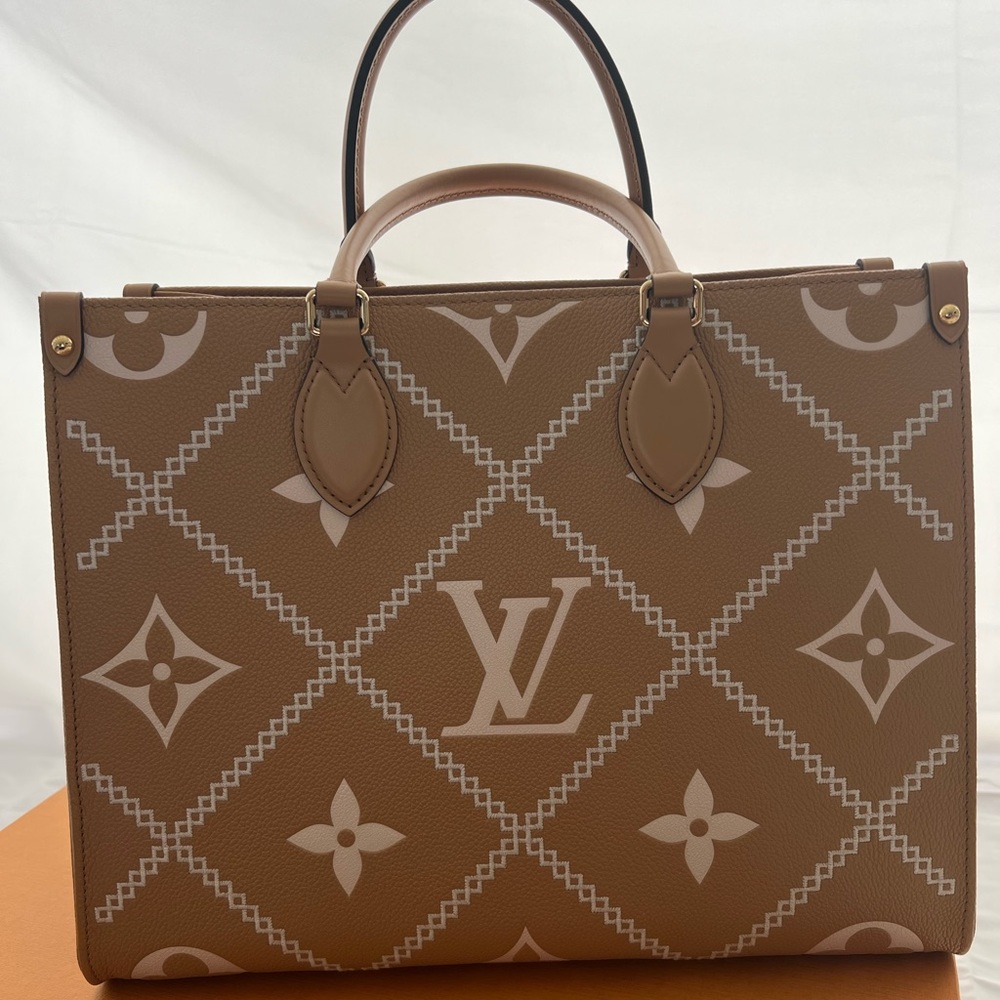 Louis Vuitton Arizona Onthego MM